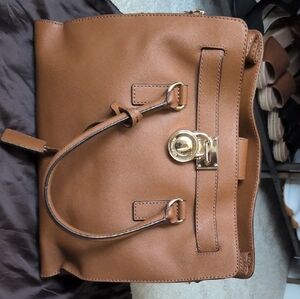 Women's Tan Leather Tote Bag with Gold Hardware